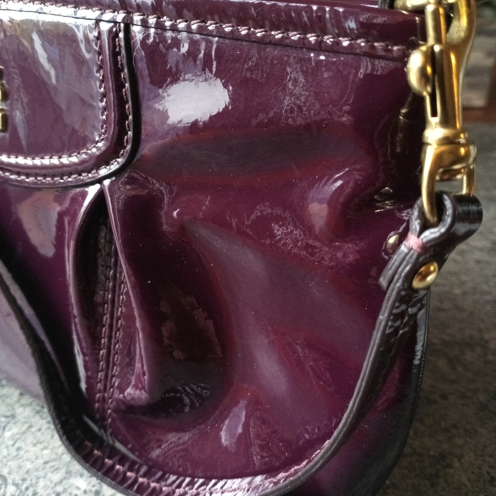 Coach patient plum wristlet - Picture 2 of 8